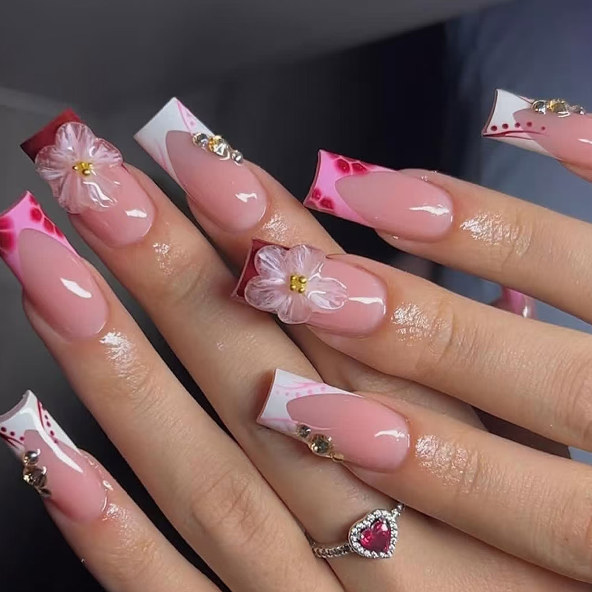 24pcs Wearable Square Press on - Nail Art Aesthetic recension och pris